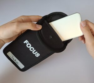 Smartphone in Smartphone-Tasche